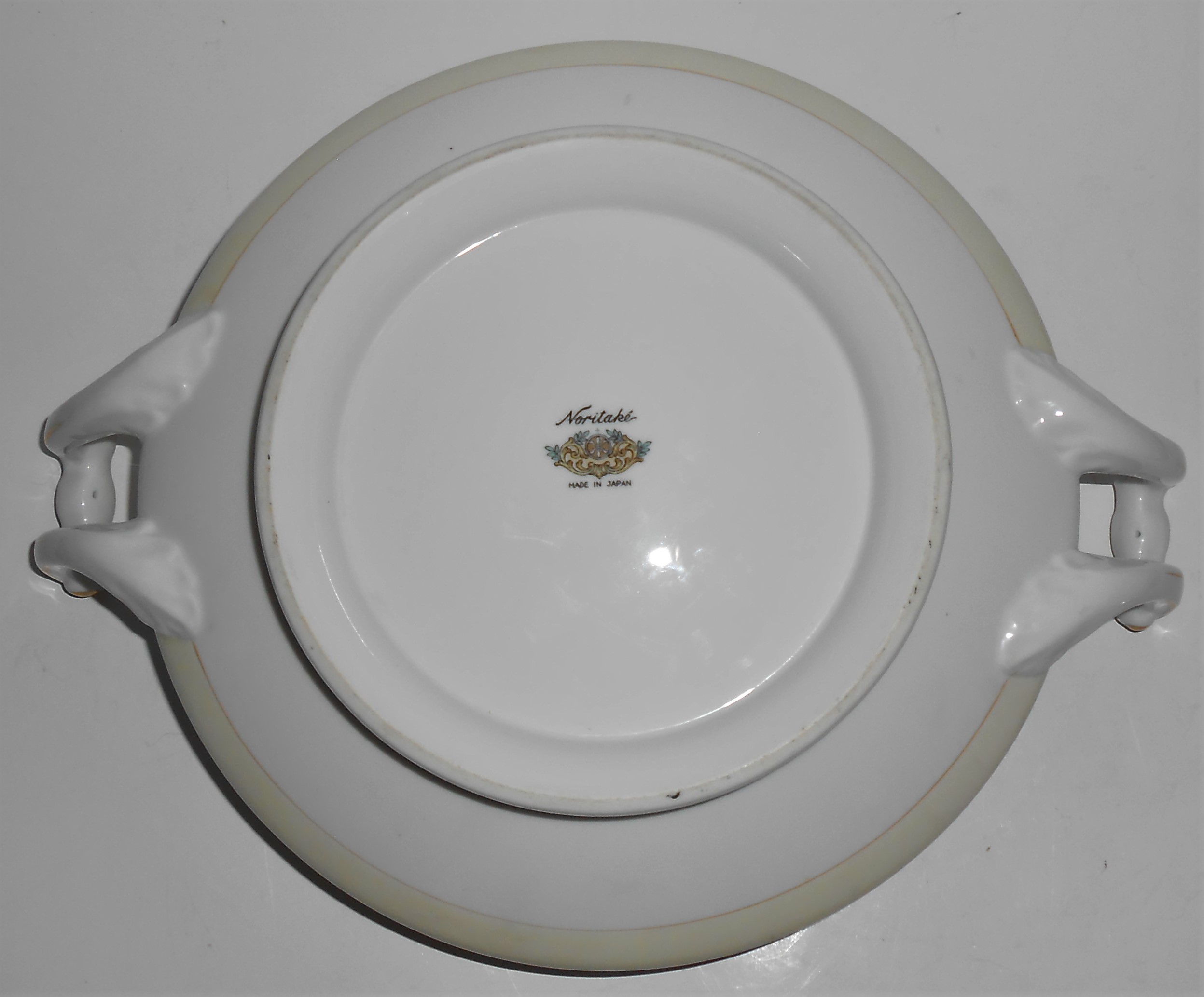 Noritake China White Rose w/Gold Mystery Covered Veg