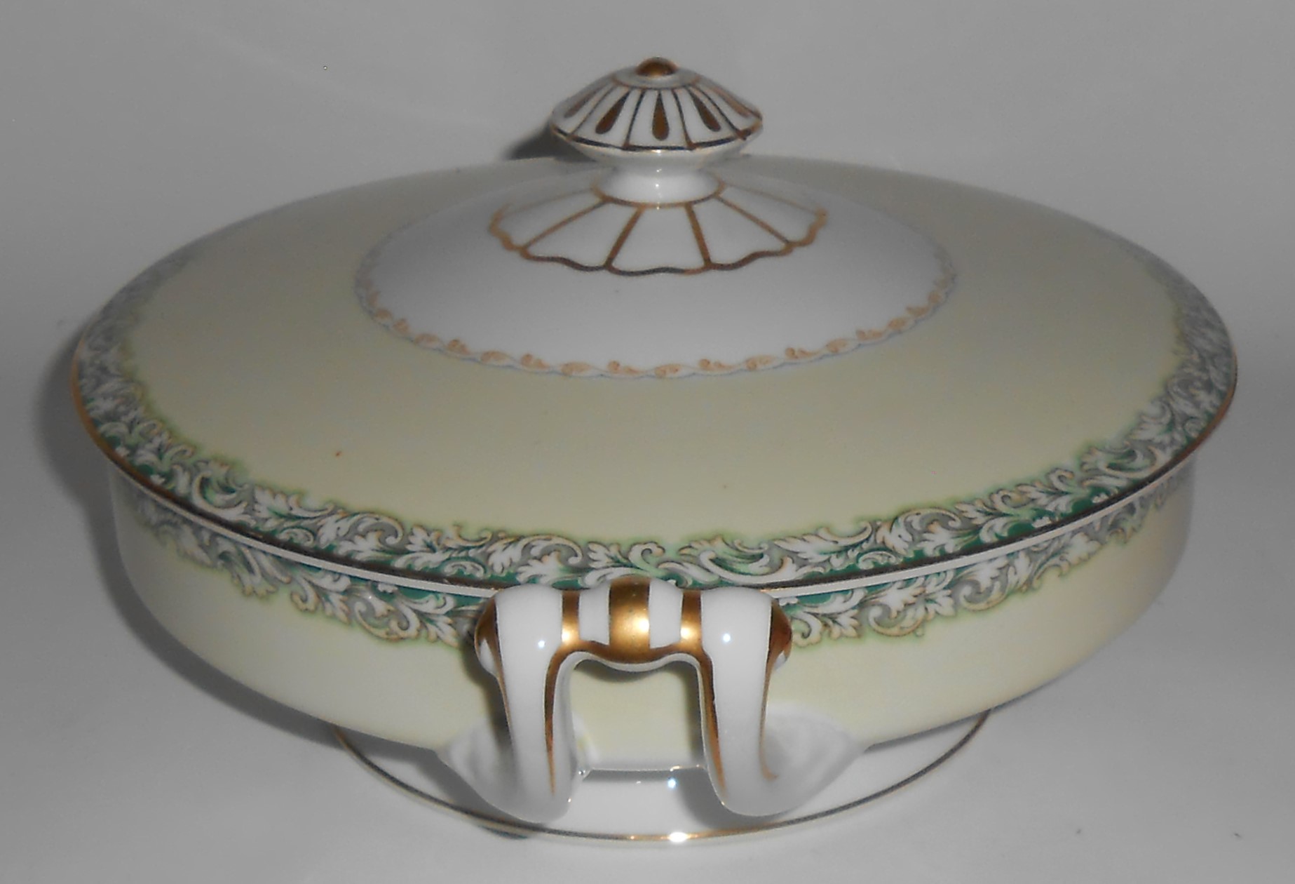 Noritake China White Rose w/Gold Mystery Covered Veg